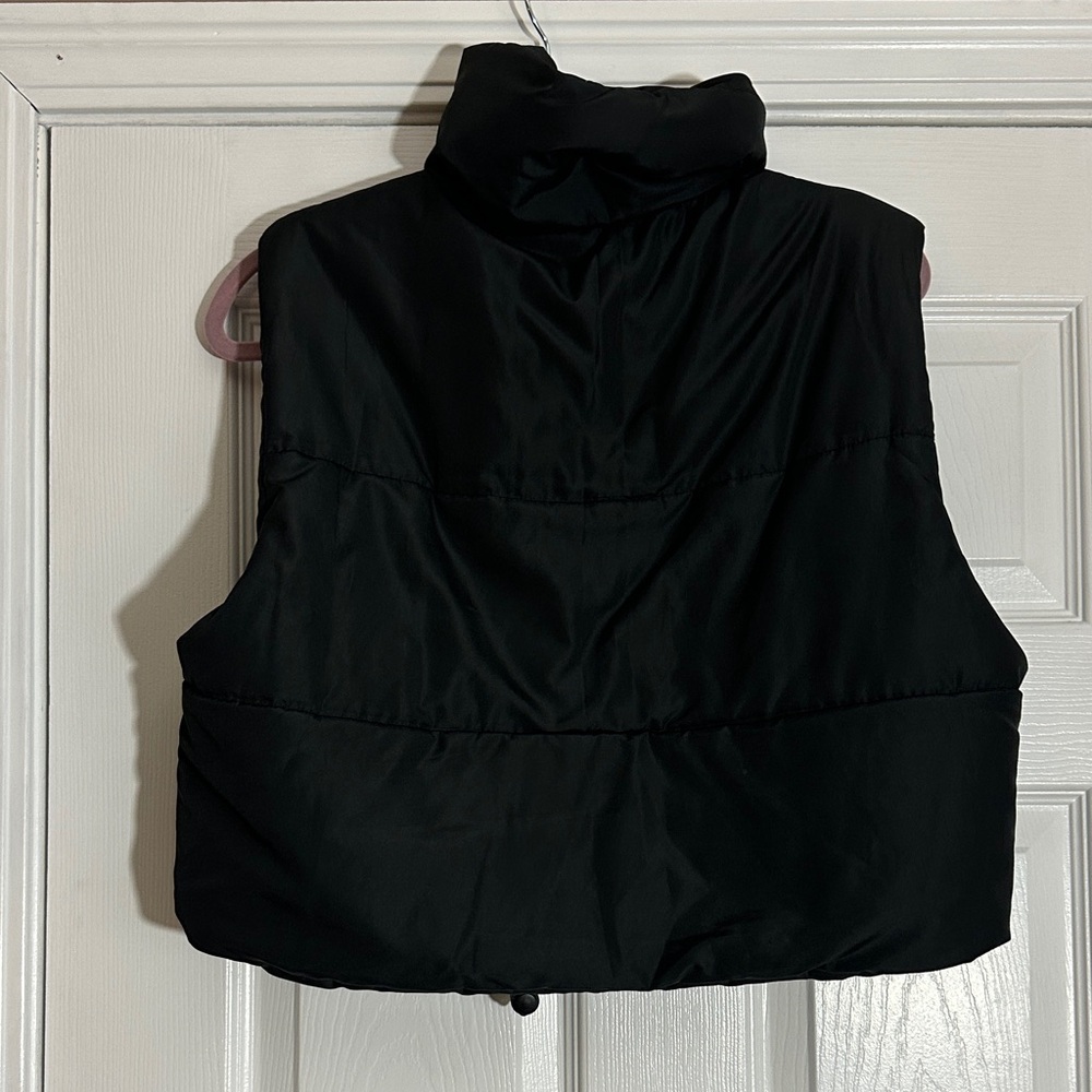 Black Puffer Crop Vest - Women's Sleeveless Jacket - Picture 6 of 7